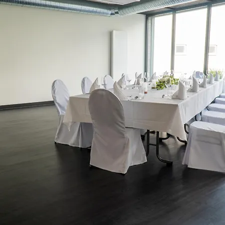 Dejanil Hannover 3*