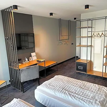 酒店 Dejanil Hannover 3*