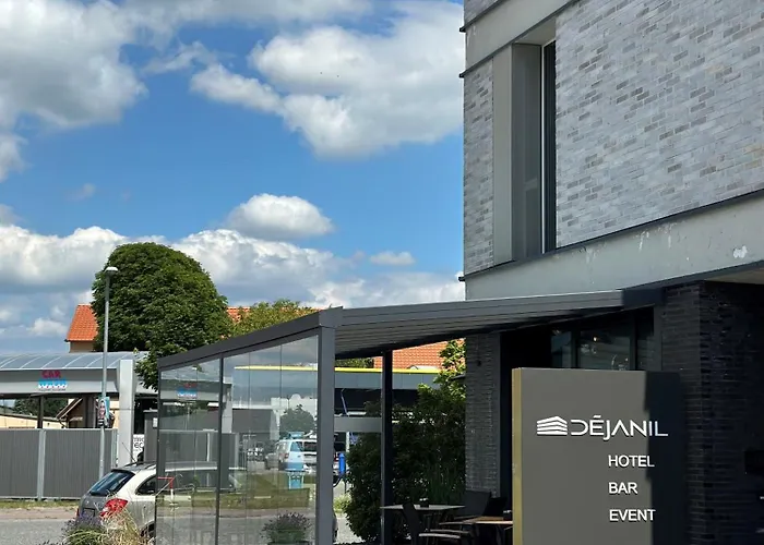 Hotel Akzent Déjanil 3*